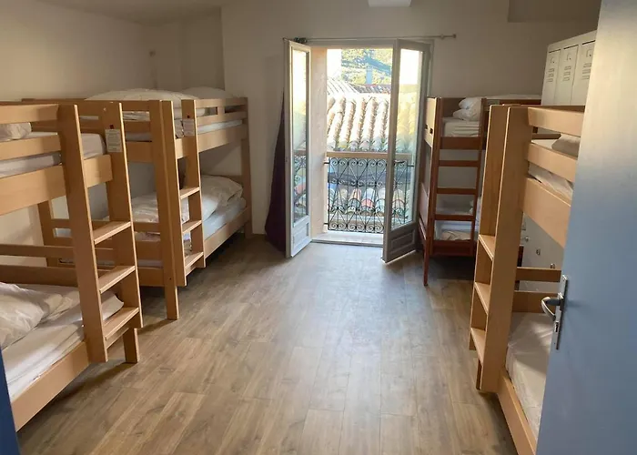 Le Diablotin بيت شباب