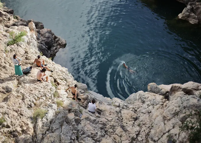 بيت شباب Le Diablotin